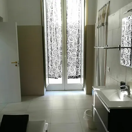 Toledostation * Nápoly